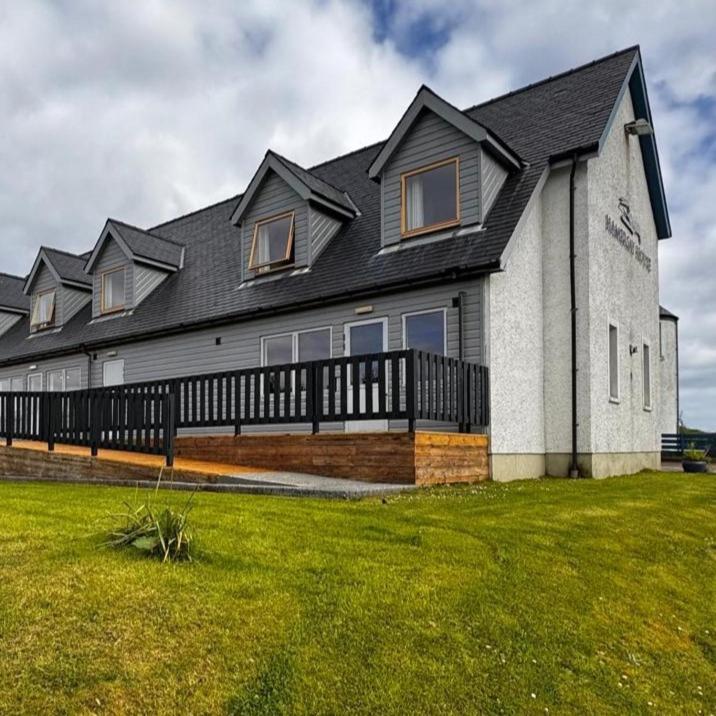 Hamersay Hotel Lochmaddy Exterior photo