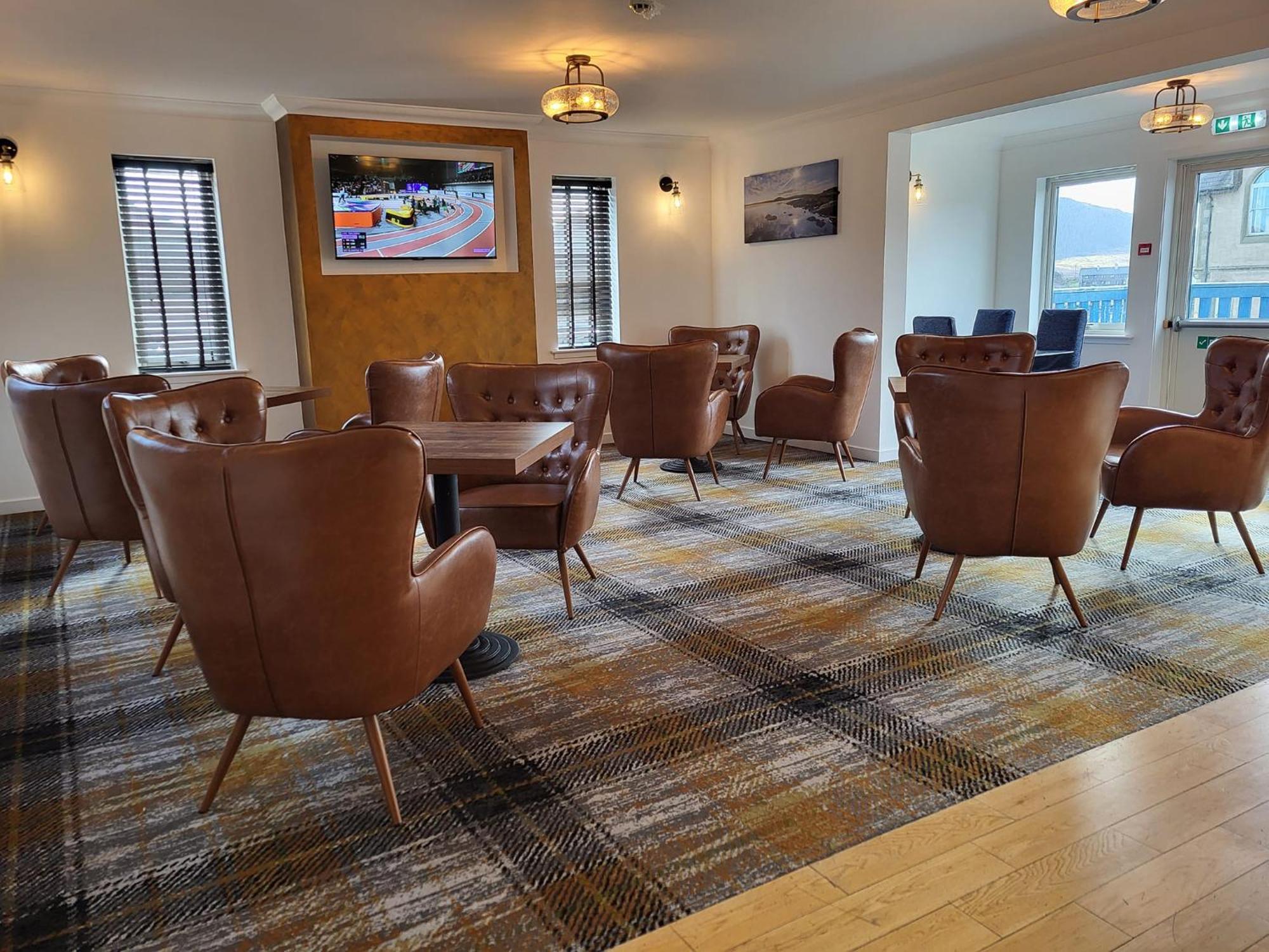 Hamersay Hotel Lochmaddy Exterior photo